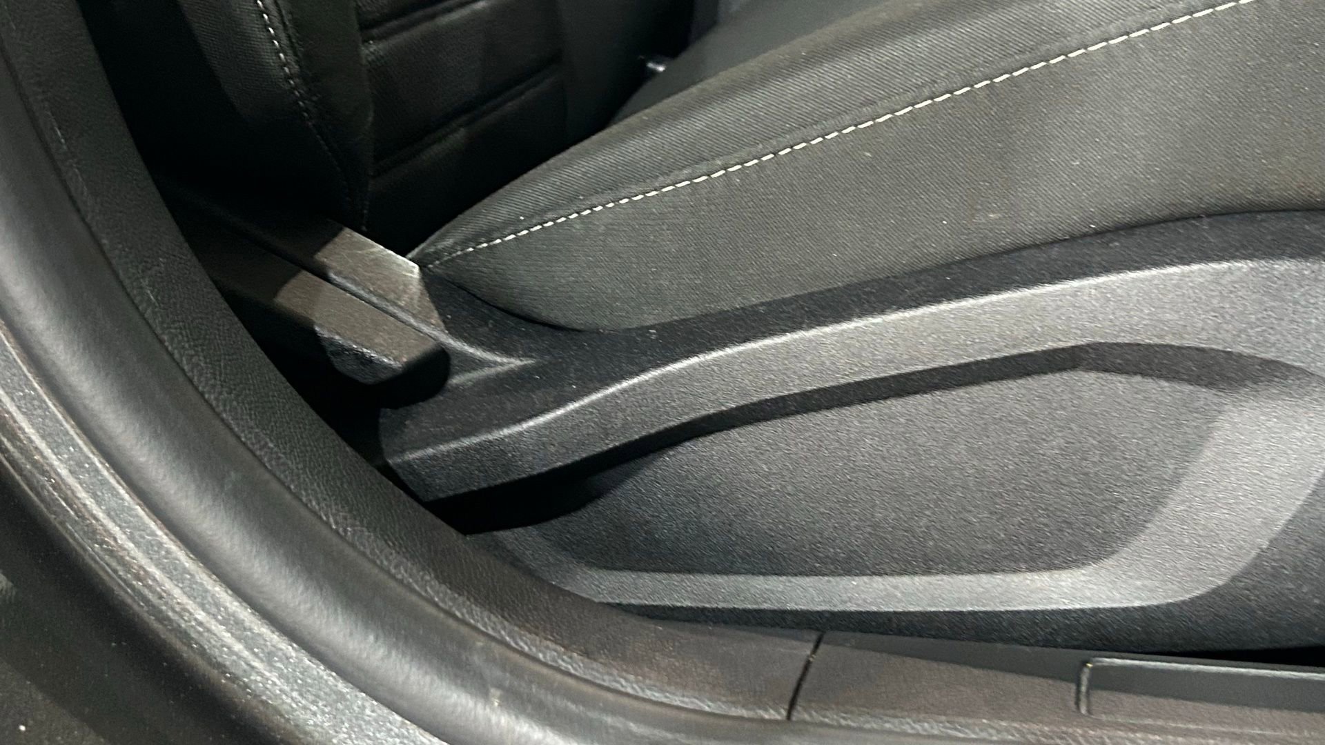 Used 2020 Ford Fusion SE FWD image 37
