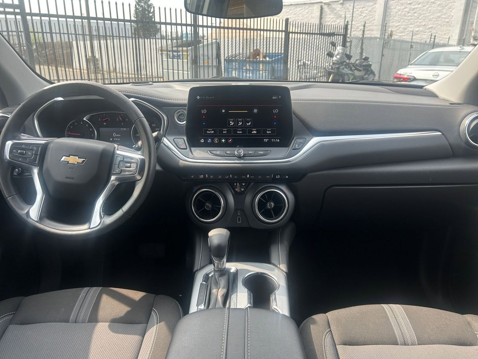 Used 2025 Chevrolet Blazer LT image 34