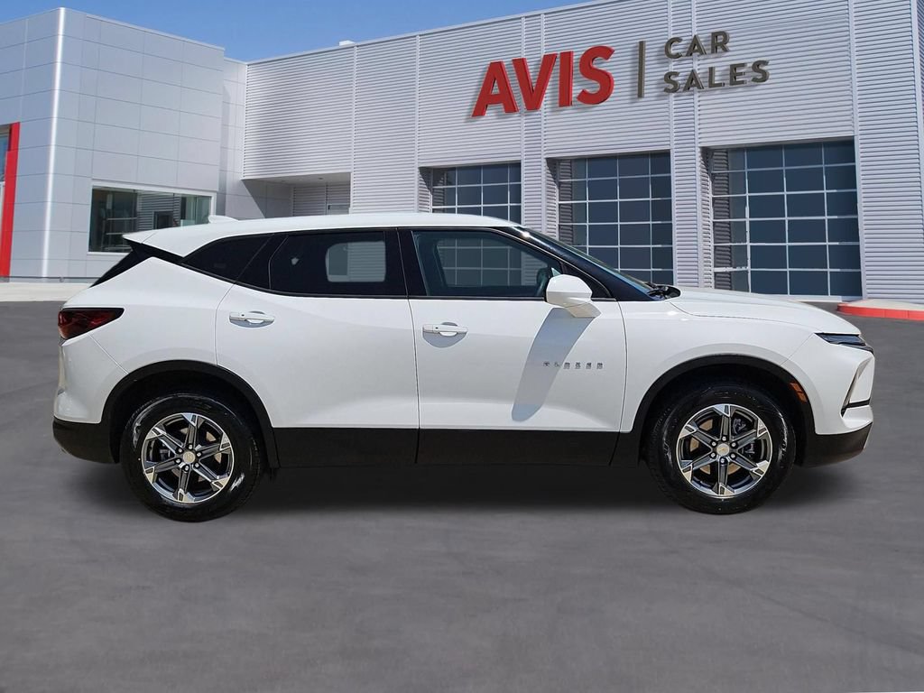 Used 2025 Chevrolet Blazer LT AWD/4WD image 5
