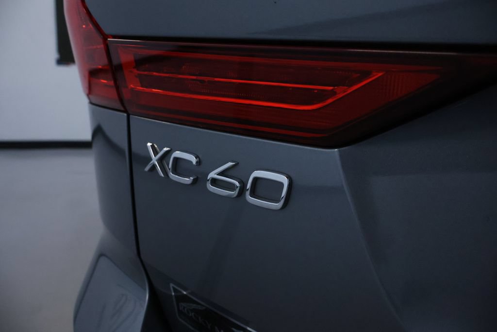 Used 2019 Volvo XC60 T8 Inscription w/ Advanced Package AWD/4WD image 10