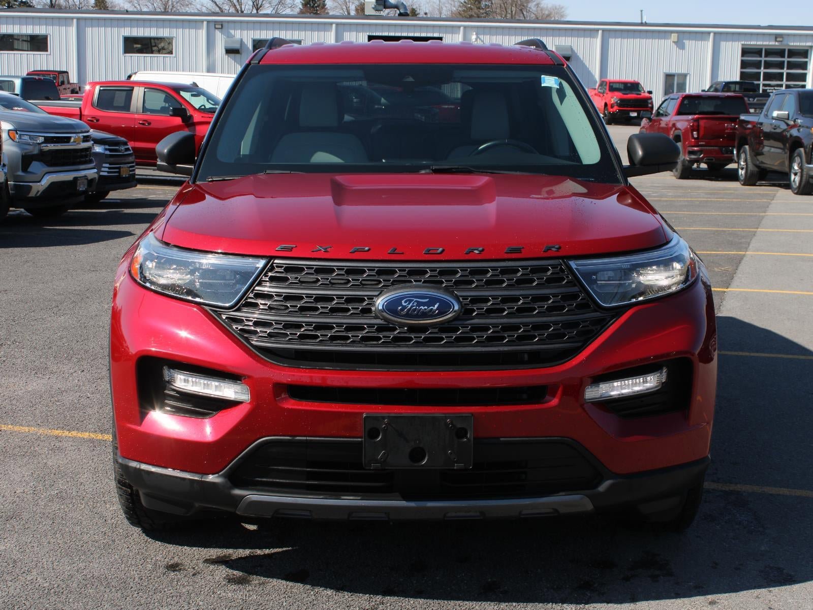 Used 2021 Ford Explorer XLT w/ Equipment Group 202A image 2