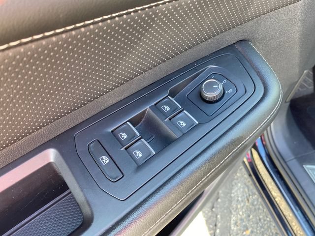 Used 2024 Volkswagen Atlas SE AWD/4WD image 16