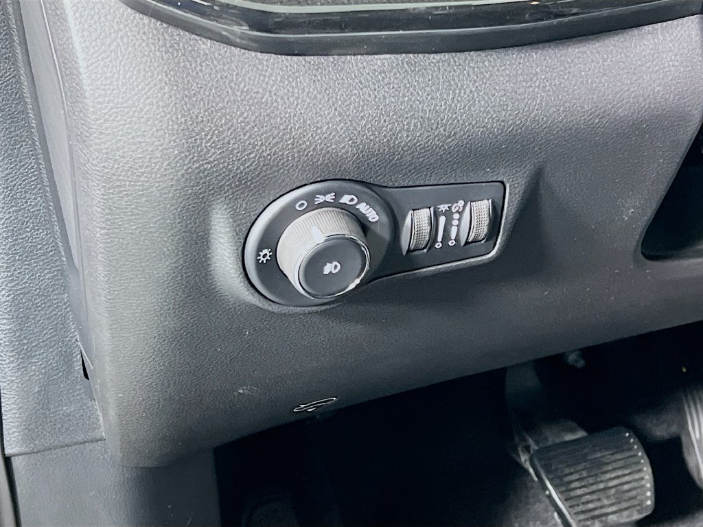 New 2026 Jeep Compass Trailhawk w/ Sun, Sound & Navigation Group AWD/4WD image 10