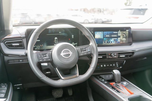 Certified 2025 Nissan Kicks SR image 14