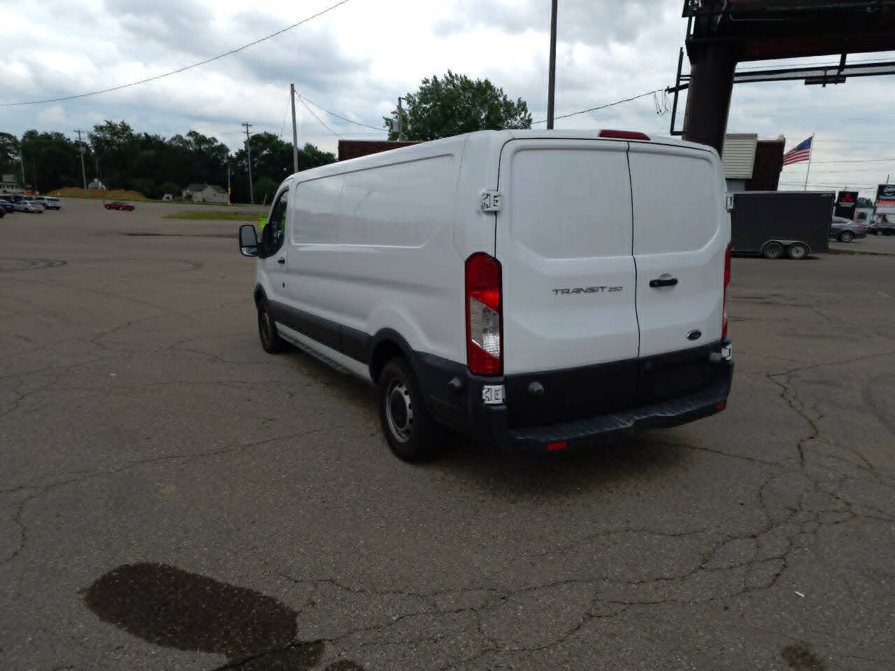 Used 2018 Ford Transit 250 148 Low Roof RWD image 6