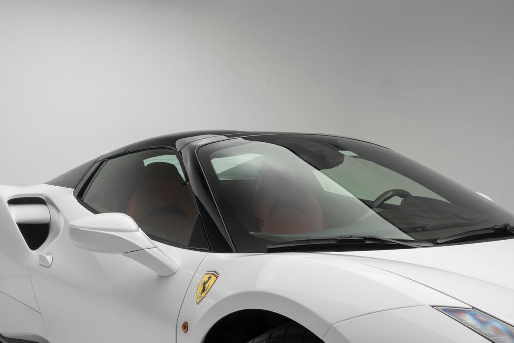 Used 2018 Ferrari 488 Spider Base image 33