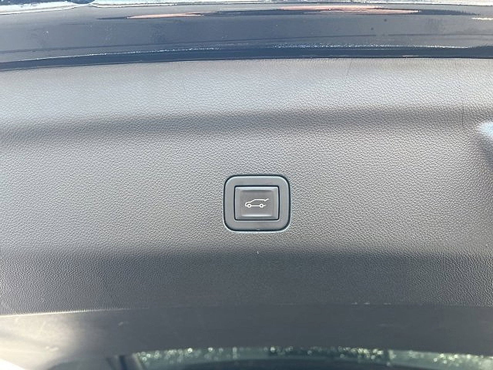 Certified 2025 GMC Yukon Denali image 15