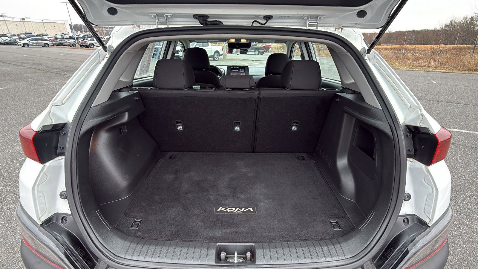 Used 2023 Hyundai Kona SE w/ Cargo Package image 21