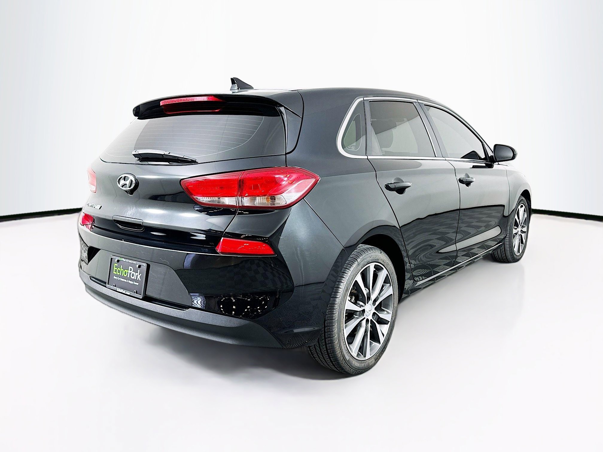 Used 2019 Hyundai Elantra GT image 9