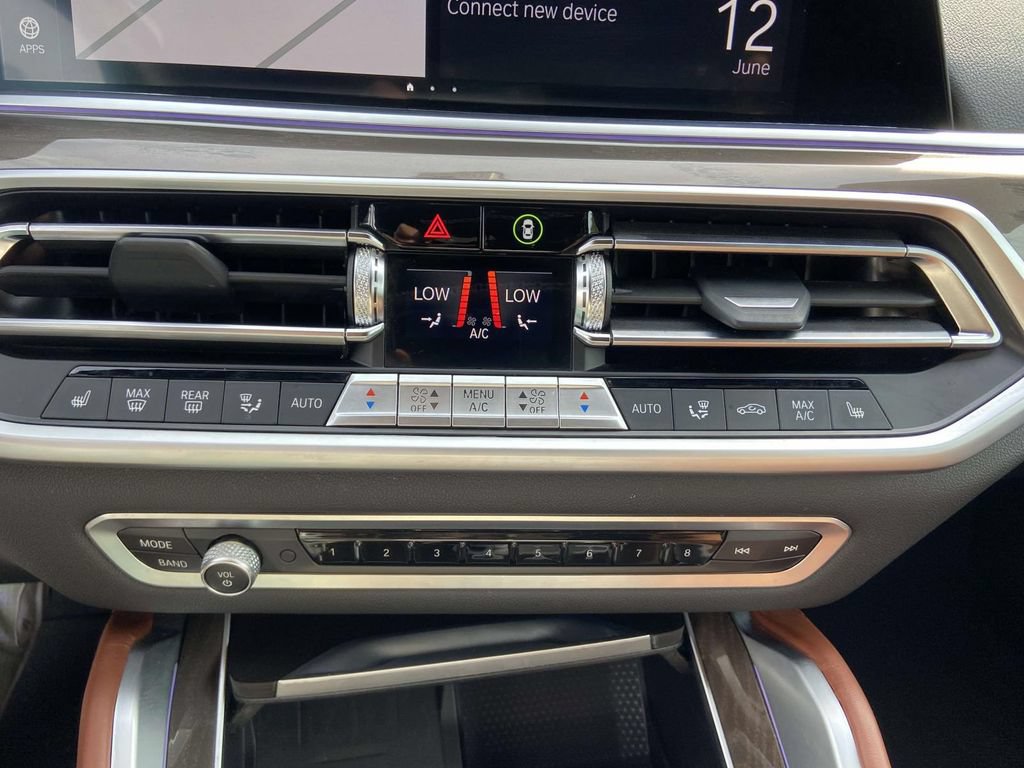 Used 2022 BMW X6 xDrive40i w/ M Sport Package AWD/4WD image 29