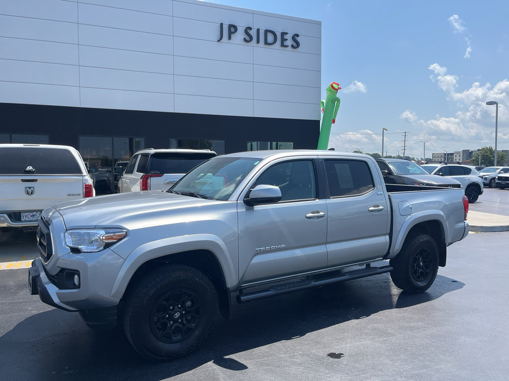 Used 2022 Toyota Tacoma SR5 AWD/4WD image 1