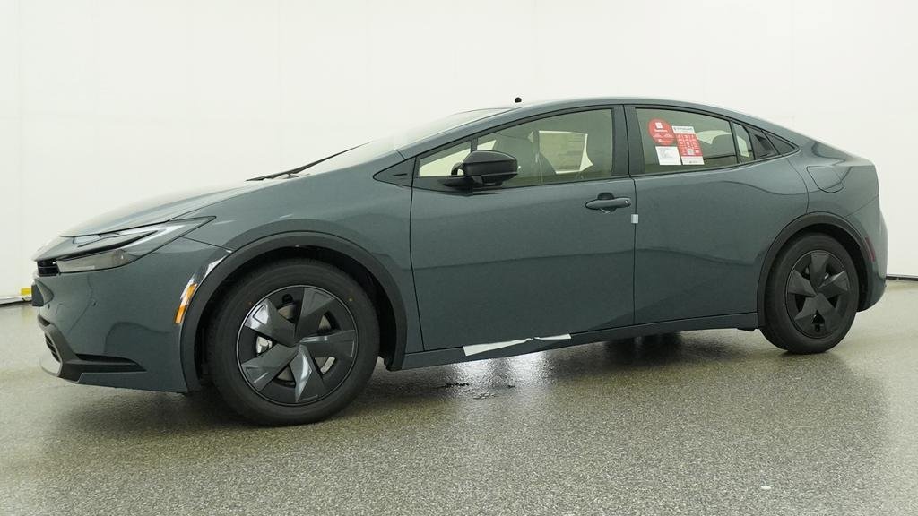 New 2027 Toyota Prius Plug-In Hybrid FWD image 4