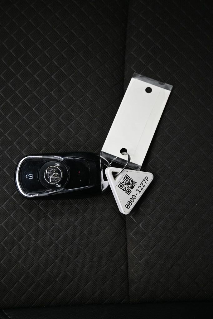 Used 2018 Buick Encore Preferred image 29