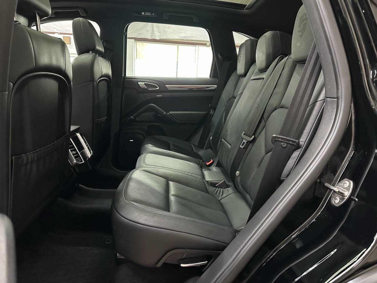 Used 2014 Porsche Cayenne Diesel AWD/4WD image 13