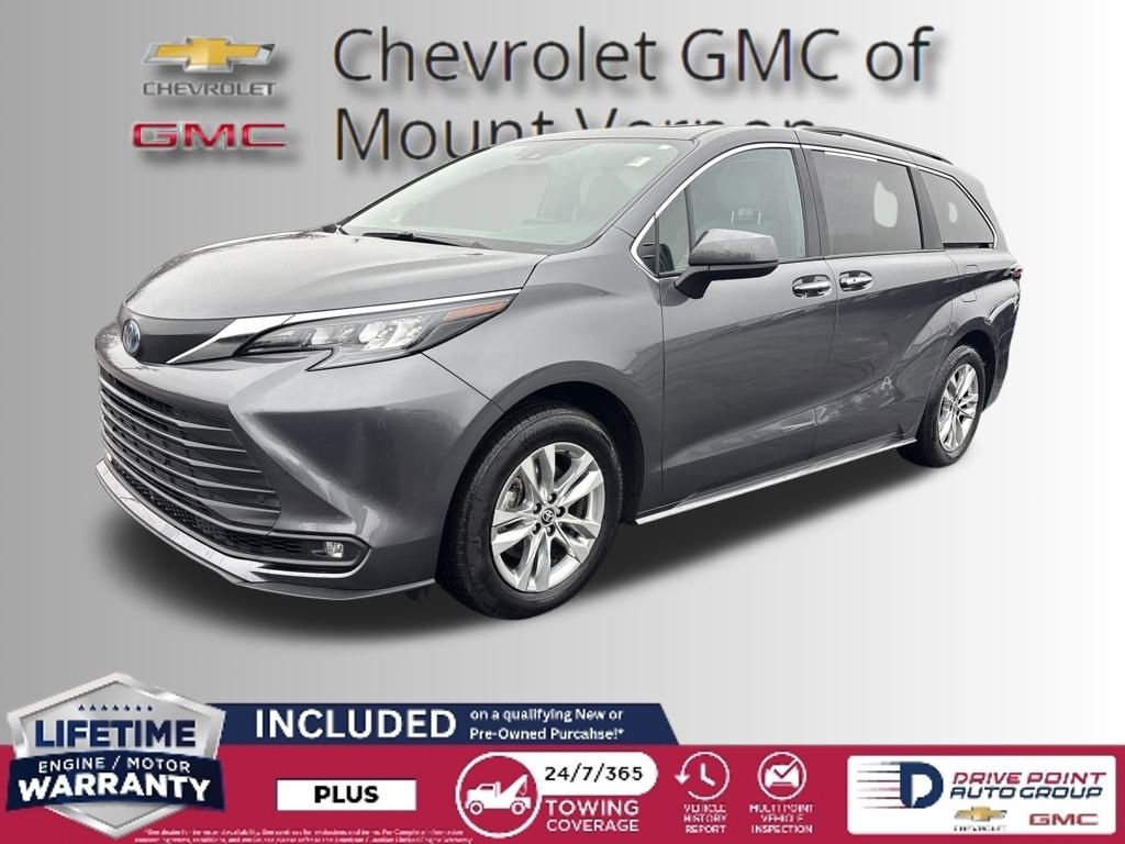 Used 2025 Toyota Sienna XLE