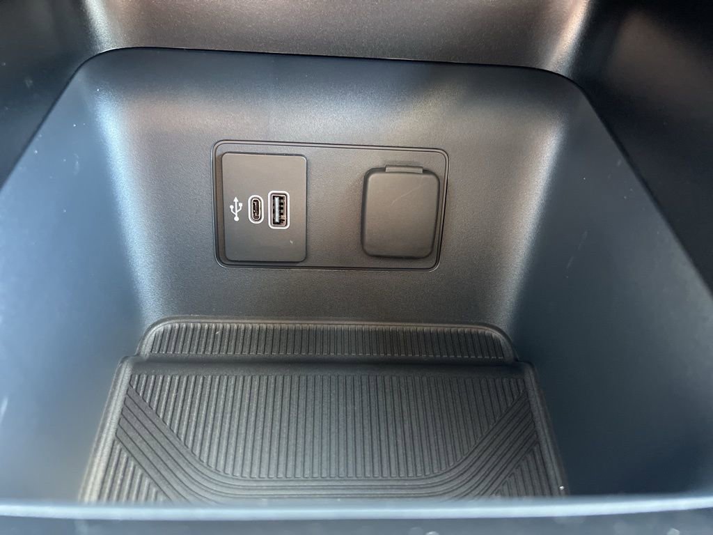 New 2026 Ford Explorer Active RWD image 22