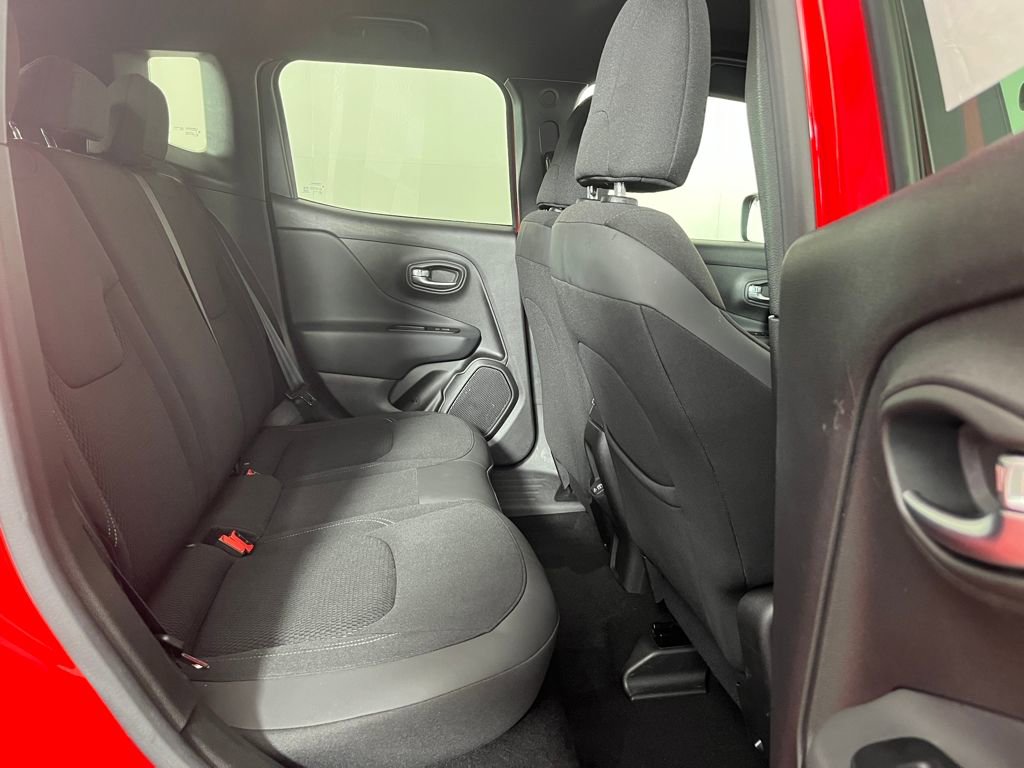 Used 2022 Jeep Renegade Altitude image 15