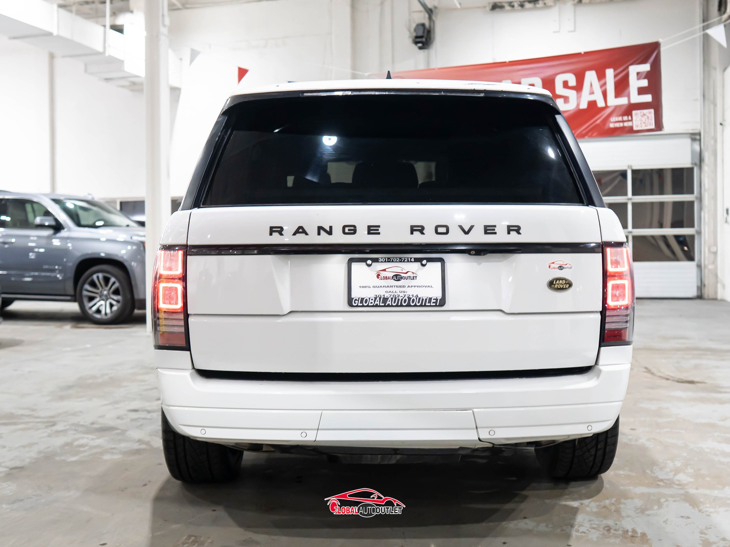 Used 2017 Land Rover Range Rover HSE AWD/4WD image 6