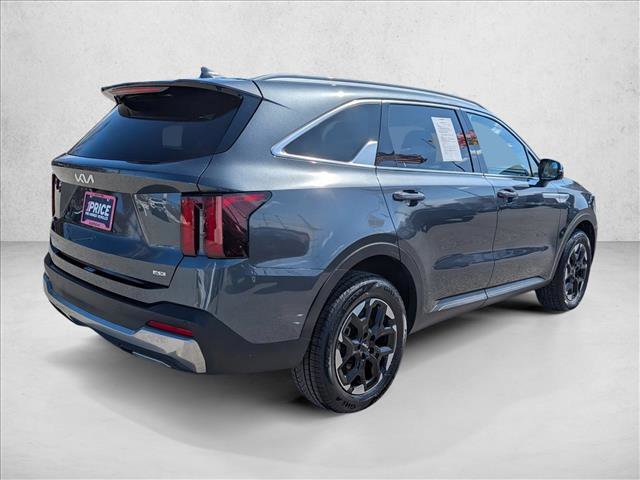 Used 2024 Kia Sorento S image 5