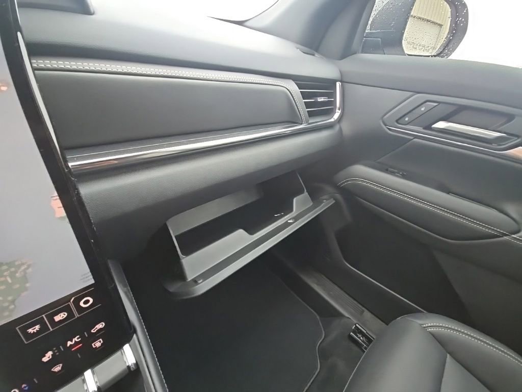 Used 2026 GMC Terrain Elevation w/ Elevation Premium Package image 22