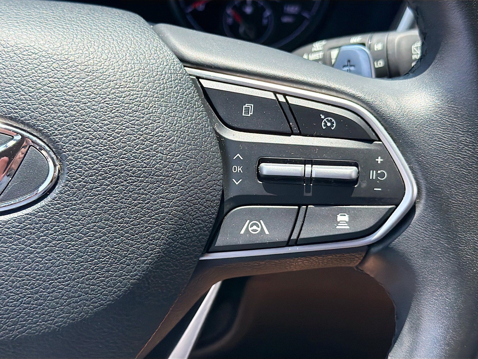 Used 2023 Hyundai Santa Fe SEL FWD image 17