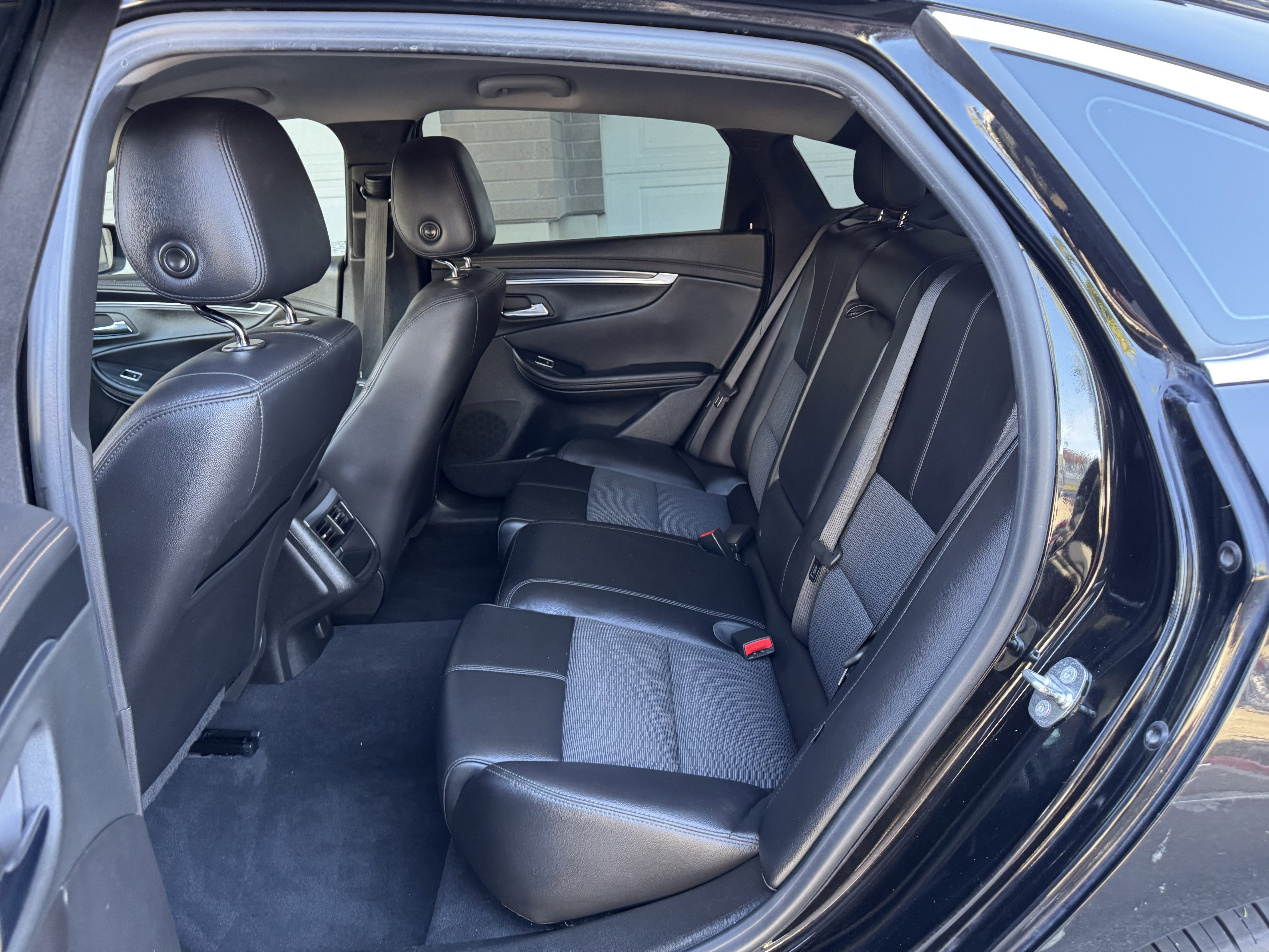 Used 2018 Chevrolet Impala LT image 22