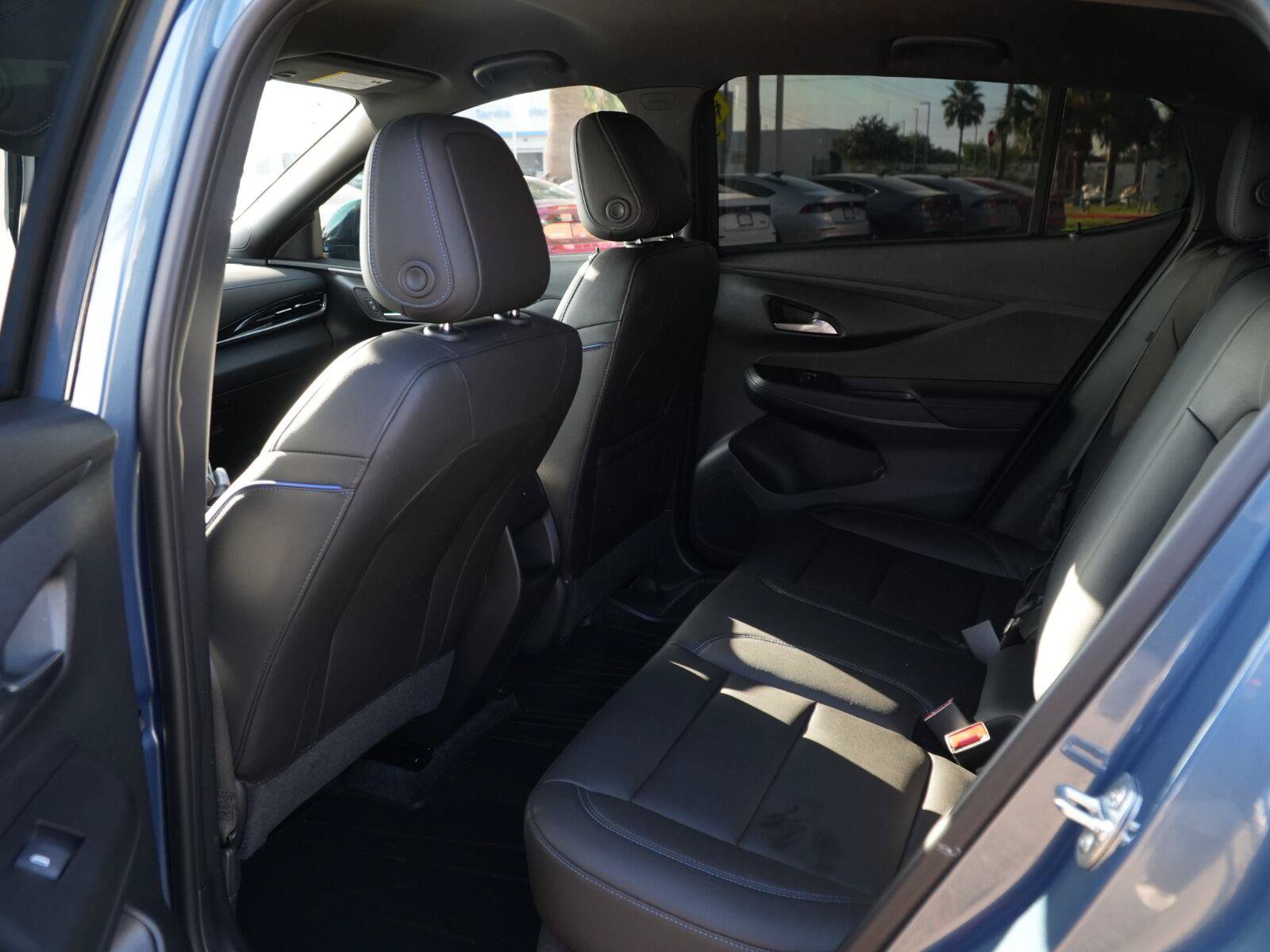 Used 2025 Buick Envista Sport Touring w/ Convenience I Package FWD image 18