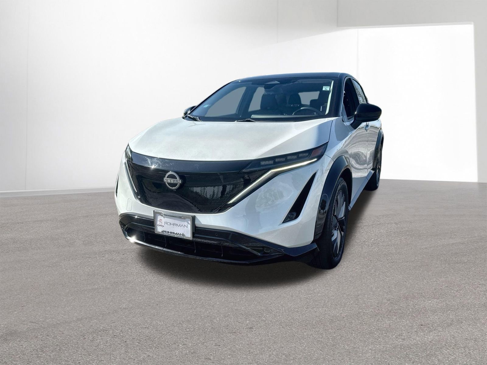 Used 2023 Nissan Ariya FWD image 2