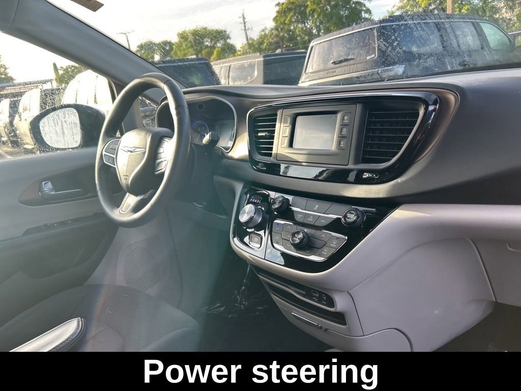 Used 2017 Chrysler Pacifica LX FWD image 22