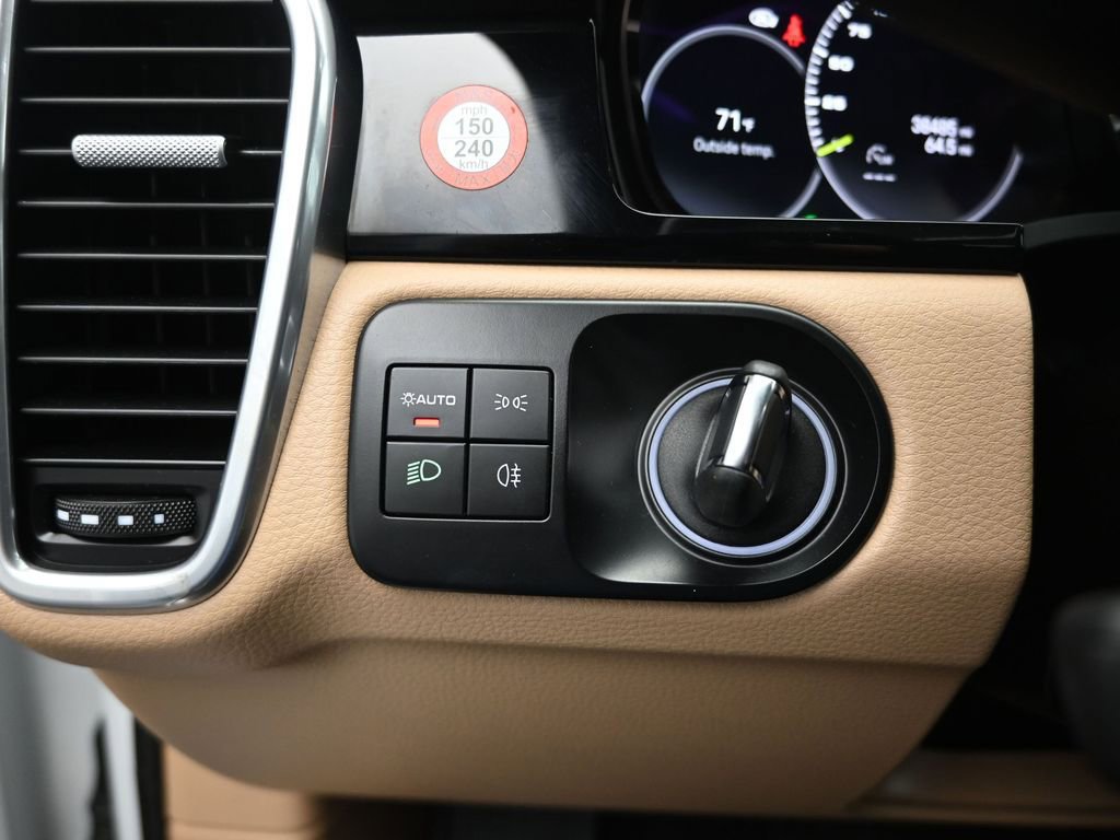 Used 2022 Porsche Cayenne E-Hybrid Coupe image 12