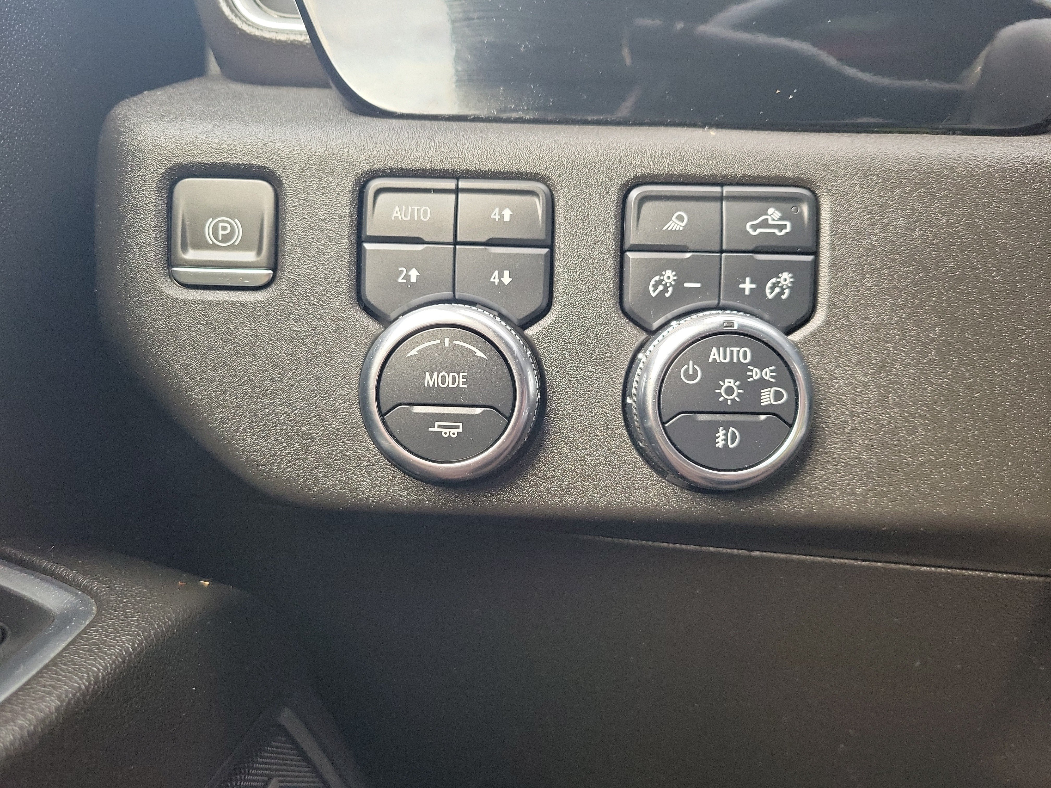 Used 2024 GMC Sierra 2500 SLT w/ SLT Premium Package AWD/4WD image 31