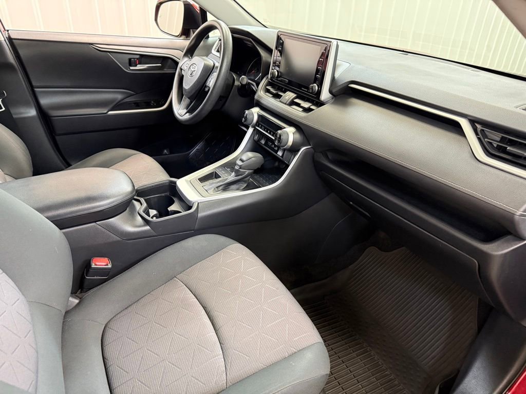 Used 2019 Toyota RAV4 XLE w/ Convenience Package image 29