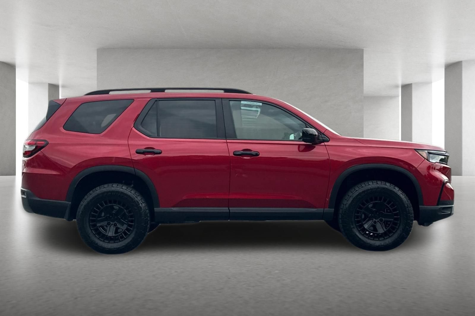 Used 2025 Honda Pilot TrailSport image 3