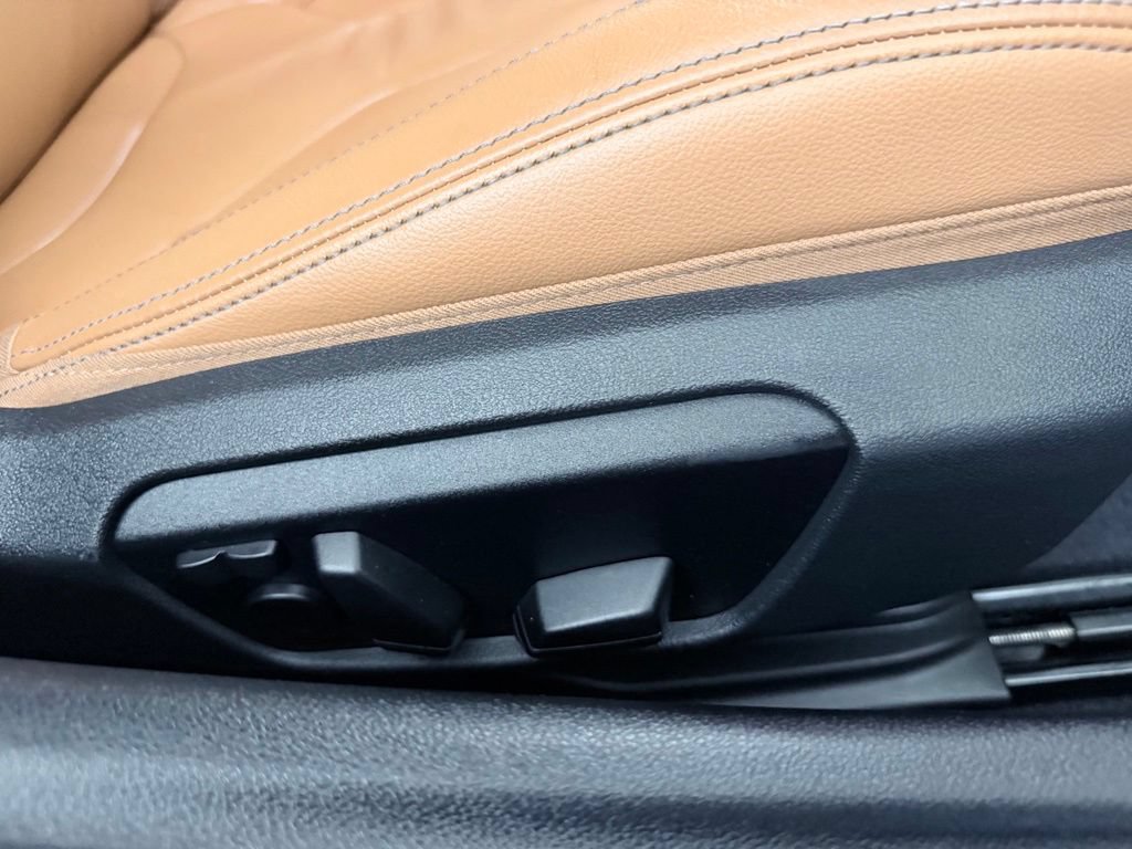 Used 2020 BMW Z4 M40i w/ Executive Package RWD image 56