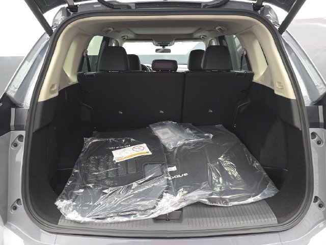 New 2027 Nissan Rogue Dark Armor FWD image 15