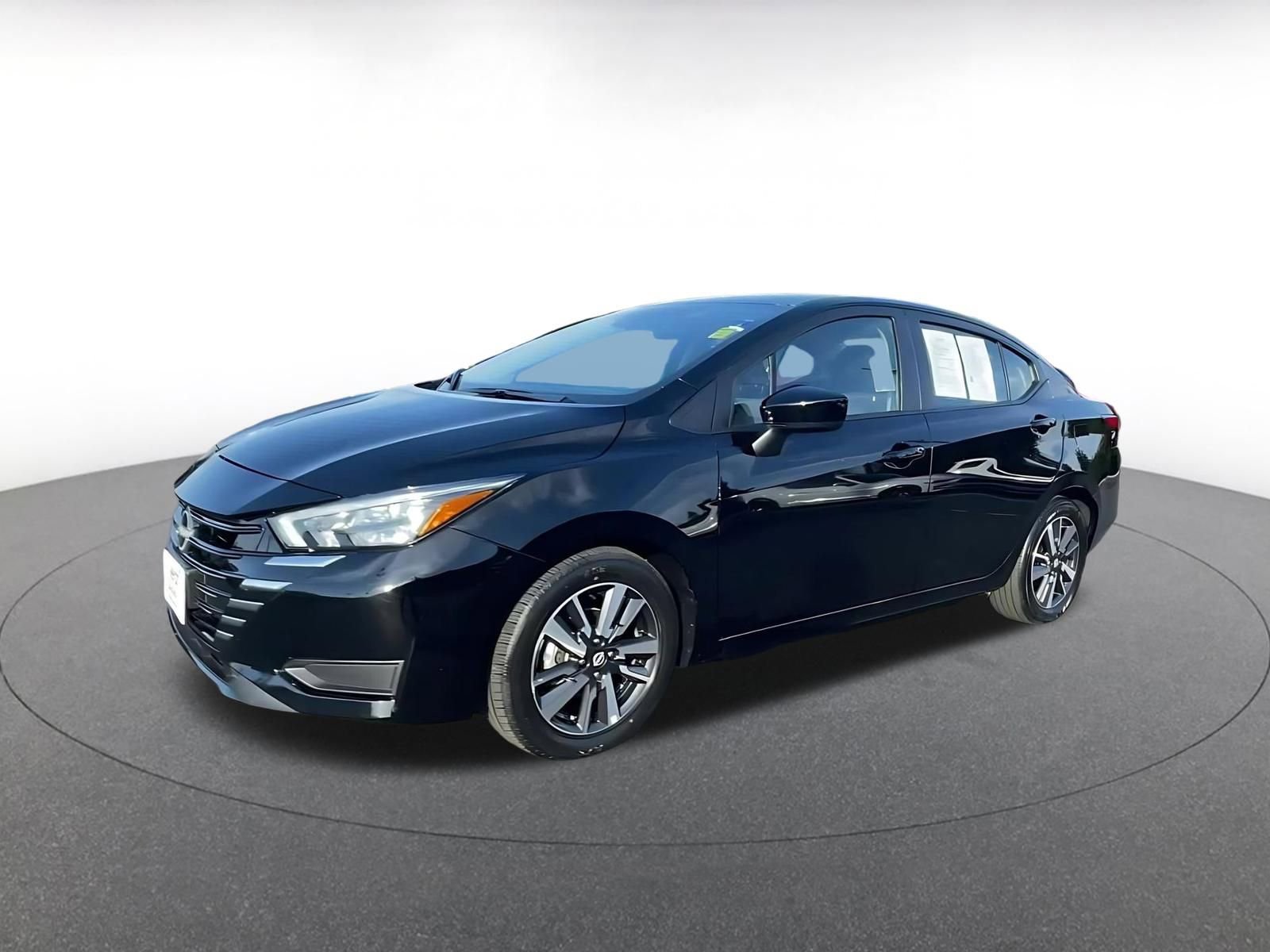 Used 2025 Nissan Versa SV image 8