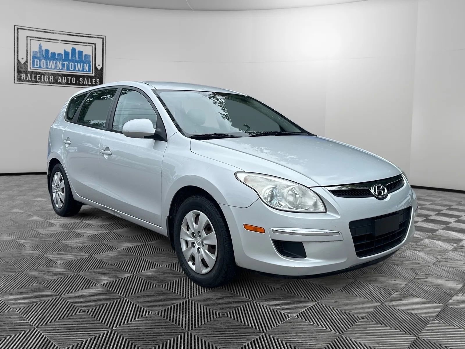 Used 2011 Hyundai Elantra GLS image 4
