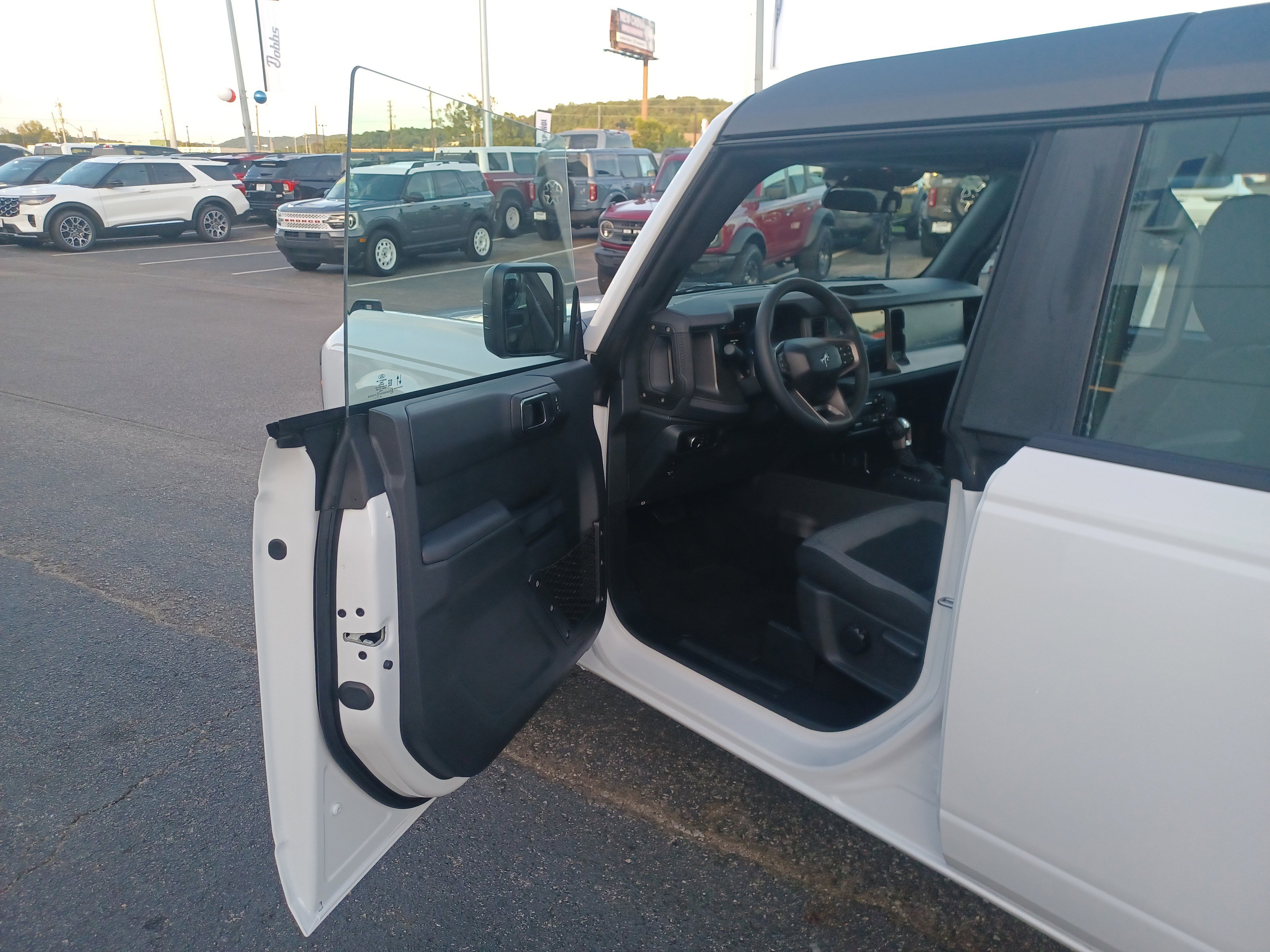 New 2025 Ford Bronco 4-Door image 8