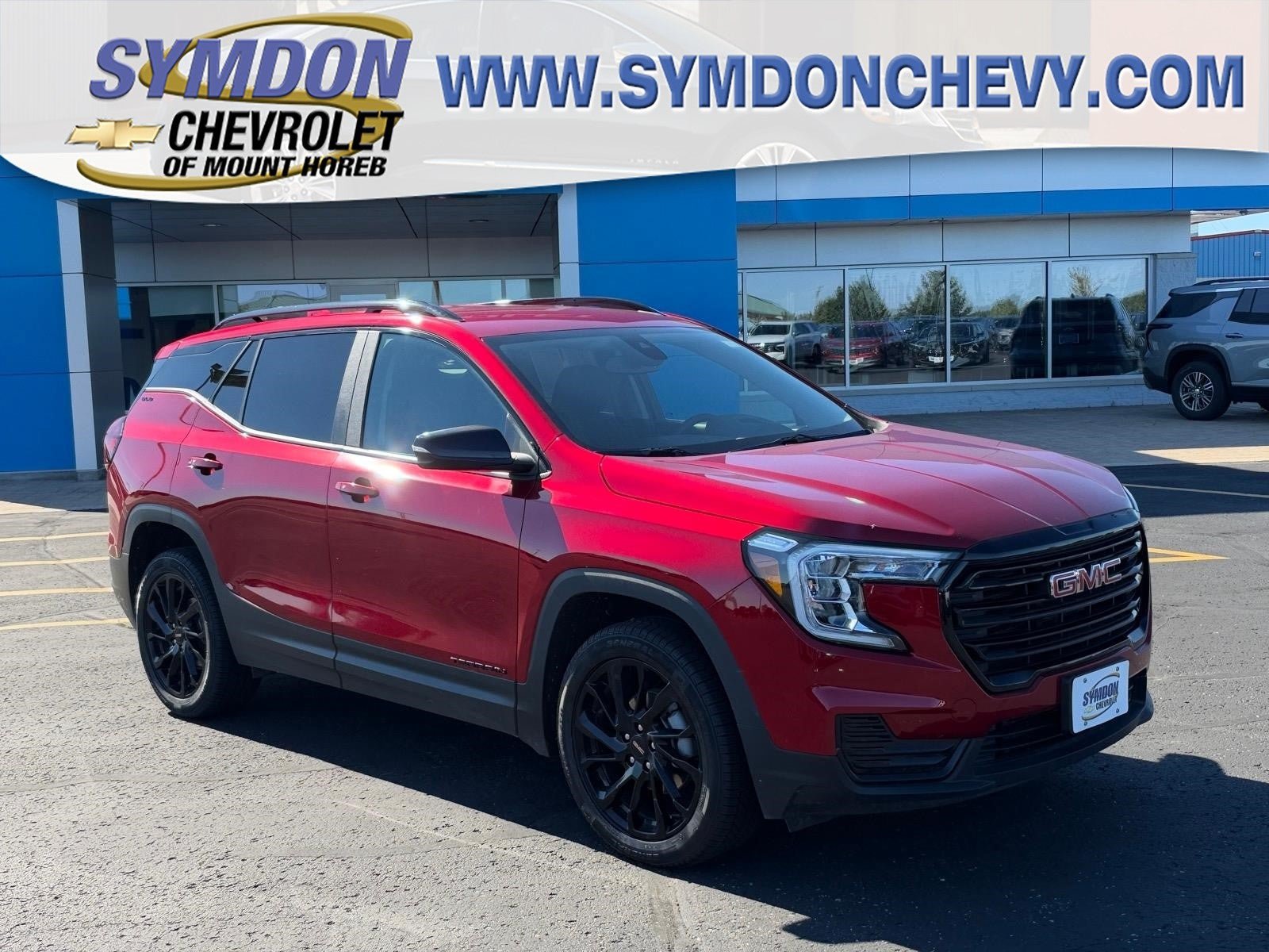Used 2024 GMC Terrain SLE w/ Driver Convenience Package AWD/4WD image 1