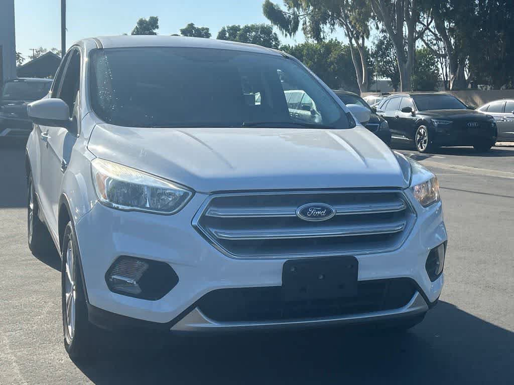 Used 2019 Ford Escape SE FWD image 4