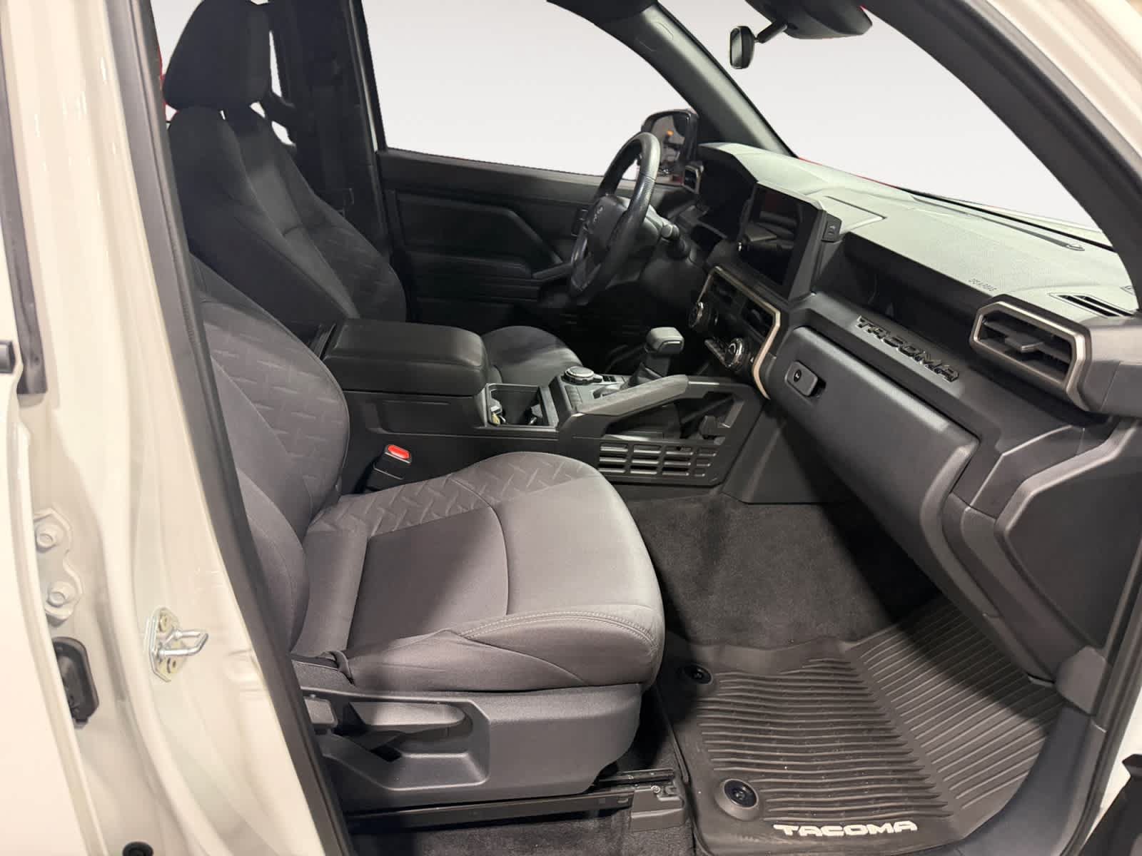 Used 2025 Toyota Tacoma SR w/ SR Upgrade Package AWD/4WD image 15