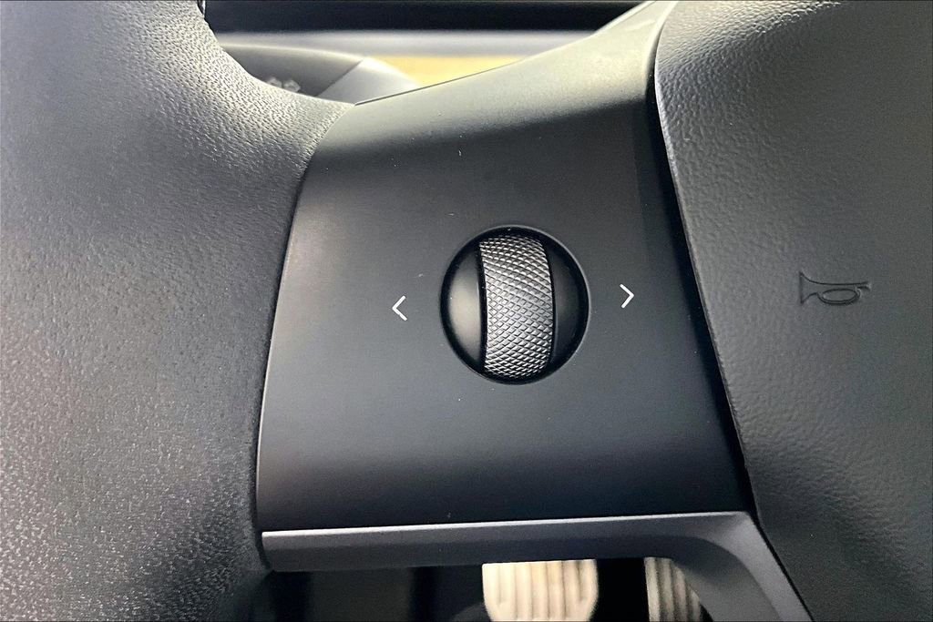 Used 2022 Tesla Model Y Performance AWD/4WD image 11