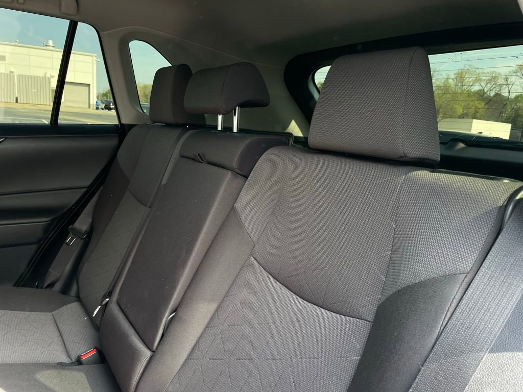 Used 2025 Toyota RAV4 XLE image 40
