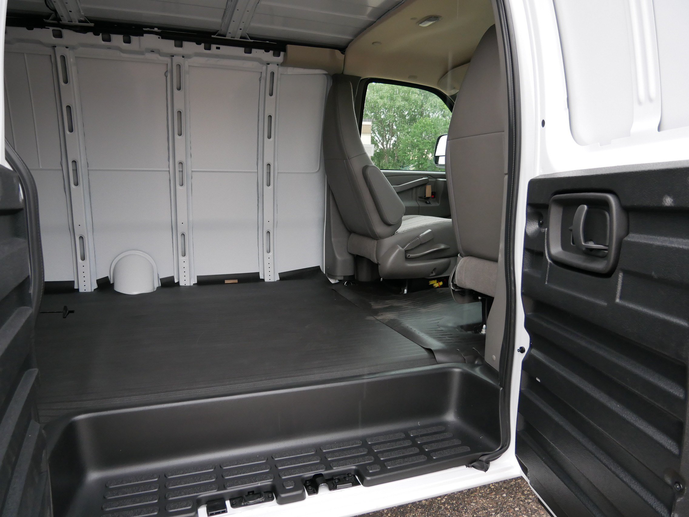 New 2026 Chevrolet Express 3500 Extended w/ Driver Convenience Package RWD image 11