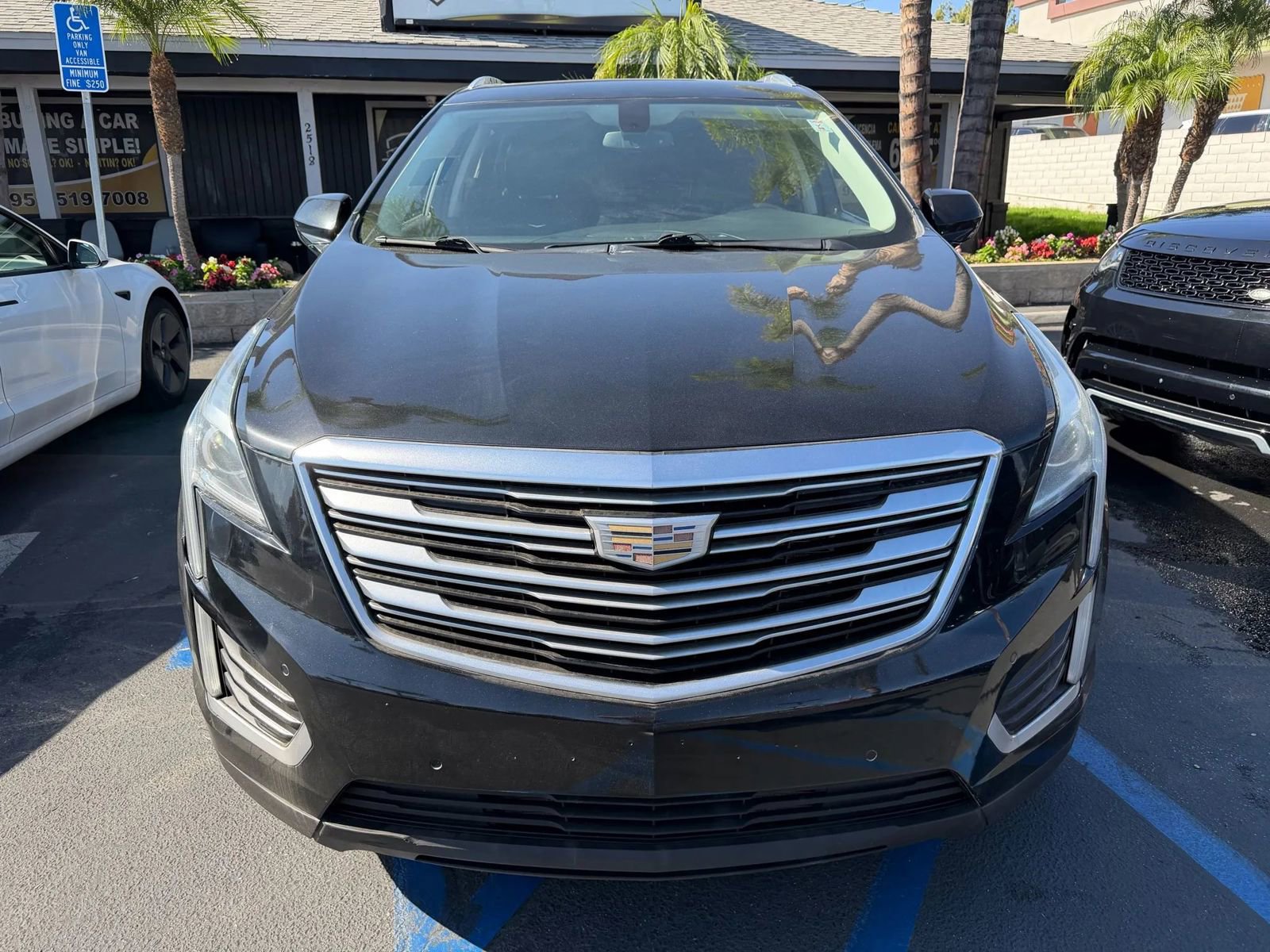 Used 2017 Cadillac XT5 Luxury image 2