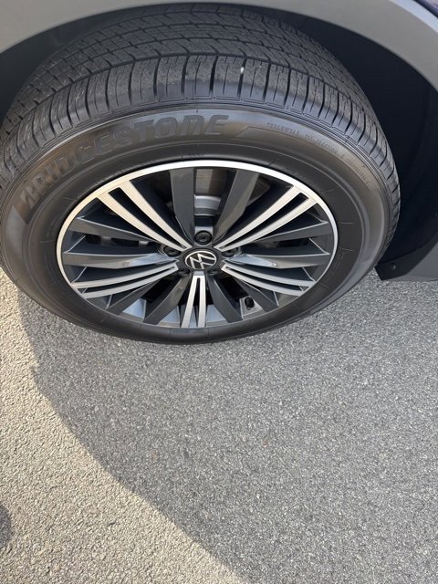 Used 2024 Volkswagen Tiguan SE image 10