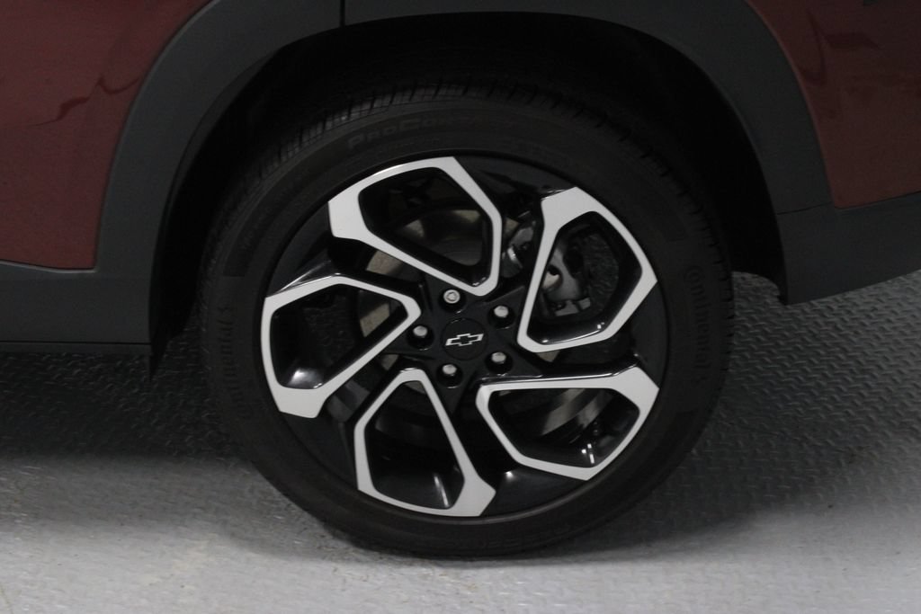 Used 2025 Chevrolet Trax RS w/ Driver Confidence Package FWD image 15