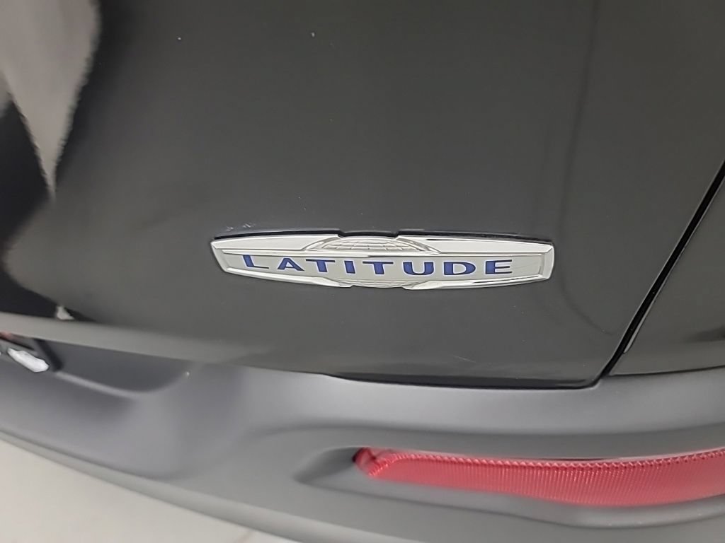 Used 2014 Jeep Cherokee Latitude w/ Comfort/Convenience Group AWD/4WD image 12