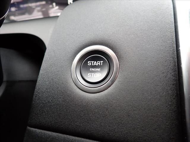 Used 2024 Land Rover Discovery Sport S image 25