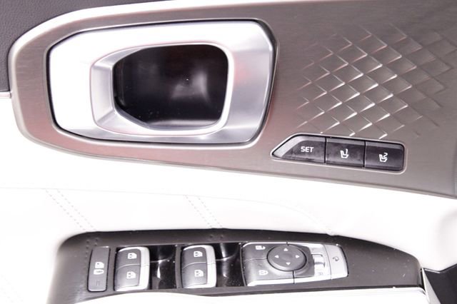 Used 2022 Kia Sorento SX Prestige w/ Panoramic Sunroof Package image 25